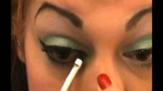 Applicazione eyeliner (sia gel che liquido)