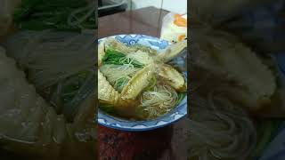 Bihun dan sayap ayam