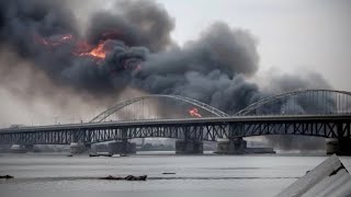 ¡EN ESTE MOMENTO! Un dron submarino ucraniano de alto secreto destruye los pilares del puente ruso d