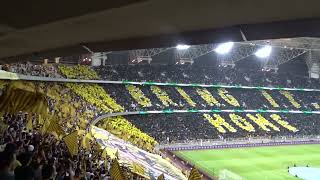 لحظة رفع التيفو مباراة #الاتحاد_الحزم  BRING IT HOME