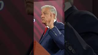 Obrador se despide emotivamente de todos los reporteros q lo acompañaron durante su última mañanera