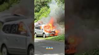 detik² mobil terbakar