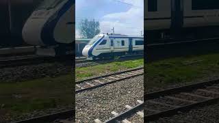 Vande Bharat Express 22301#Long Horn#crossing #shots #video