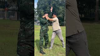 Defend yourself when your head is grabbed #shorts #kungfu #vothuat #trending #martialarts #fighting