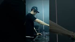 Cloonee playing a huge mashup of Eminem ft Nate dogg Shake That #cloonee #eminem #shorts #dj