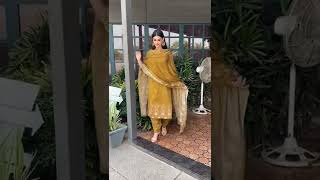 Mai jis din zamanat pe bahar aaunga | Beautiful Girl in amazing suit | Indian extremely good looking