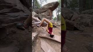 Girl Climbs Kız Tırmanıyor