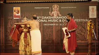 Dr.Unnidamodaraswami honouring Ms.Krishnakshi Kasyap with Veda Khosham,after Satriya classicalDance