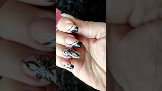 extension chablon noir argent et nail art "Martine'S ongles" Colmar