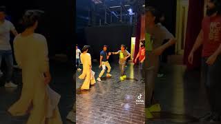 Fahad mustafa and Mahira Khan dance