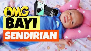 Bayi ditemani Camera Webcam