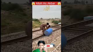 Ye Adami Kya Ker Raha Hai#viralvideo #islamicprayer #shorts