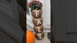 Make this fun fall pumpkin planter in minutes with your Cricut! #cricut