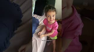 MINHA FILHA CONHECENDO O IRMÃO