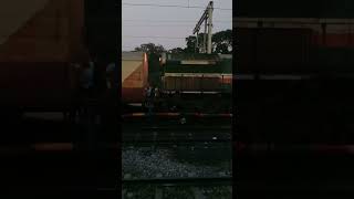 Locomotive Coupling Dangerous Job #shorts