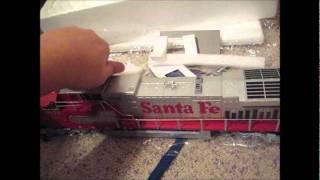 Unboxing The Lionel Legacy Santa Fe AC6000!