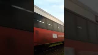 KA Argo Wilis ngebut di stasiun tarik