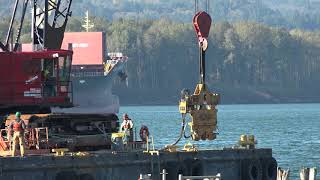 Portland District installs king piles in Columbia River (B-roll package)