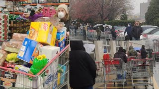 Super Long Line Forms 2 Hours Before Costco Opens Its Doors | Coronavirus Lockdown Preparation |