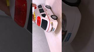 救急車のミニカー走る。緊急走行テスト。坂道走る。 Ambulance minicar runs with sirens sounding on the slope!