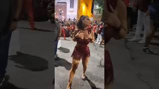   Viviane Araujo cai no samba em ensaio na quadra do Salgueiro