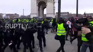 Acte 9 Paris, Gilets Jaunes (yellowvest) : violence entre gilet jaune et la police !