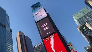 Rotating View of Times Square in New York City