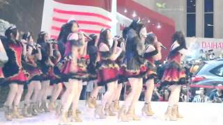 JKT 48 HIBUR PENGUNJUNG GIIAS 2015