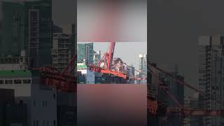 Video shows crane collapsing at massive fire in Vancouver