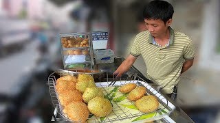 Anh thợ làm bánh tiêu lá dứa lạ mắt kiếm tiền triệu mỗi ngày