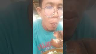 Makan Apa adanya yang penting kenyang#shorts#ikantongkol #daunubi