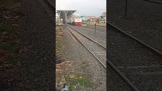 KA Cikuray menunggu keberangkatan dari stasiun Garut