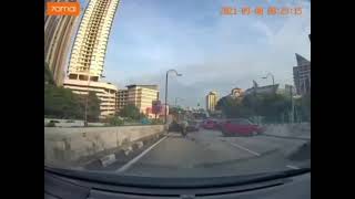 VIDEO VIRAL LAMBORGHINI REMPUH 4 BUAH KERETA