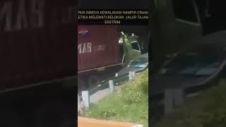 Extreme Truk Innova Kewalahan Hampir Crash Ketika Melewati Belokan Jalur Tajam Ekstrim #shorts