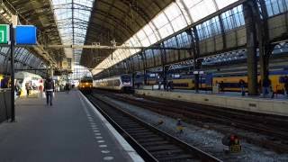 NS 1777+DDM-1 7207 'Zeehond' vertrekken van Amsterdam Centraal