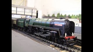 Hornby Railways R552 70013 Oliver Cromwell