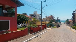 Locação de Temporada! Casa em Bombas a 100 metros do mar. Excelente localização