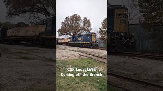 CSX L692 with GP38-3 Leaving the N&D Branch in Athens #athensalabama @CameraBryan #emd #train #csx