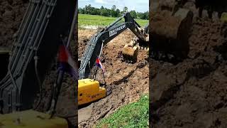 👆 Excavator Matador Shantui Stuck In Deep Mud Part 25