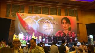 Vol 8 Daw Aung San Suu Kyi Meeting With Myanmar Families in Singapore