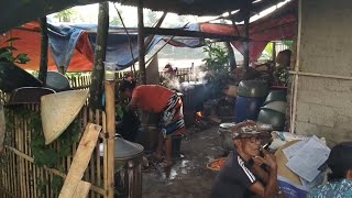 Wow 😱 Beginilah uniknya suasana hajatan pernikahan terhalang 2 rumah di pelosok kampung Garut utara