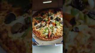 Kehndi Hundi C Pizza Khila de #shorts #vlog #shortsvideo #shortvideos