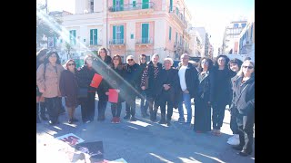 Monopoli, flash mob di "Progetto Donna" in piazza contro la violenza sulle donne