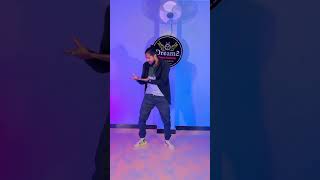 Bade ache Legat hai …… #viralvideo #dancevideo #vlog11