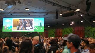 Dancing at the Dreamforce Admin keynote  18