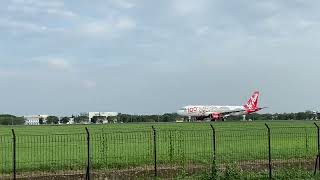 AIR ASIA TAKE OFF DI KUALANAMO