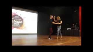 KORKE Y JUDITH TALLER DE BACHATA TECNICA EN SALSALUZ 2014 DA