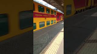 12931 - Ahmedabad AC Double Decker Express skipping Bhayander #youtubeshorts #indianrailways .