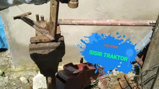 Las Stan sisir traktor dengan cepat