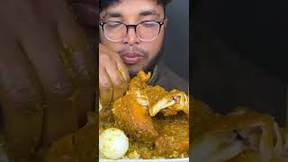 Chicken eating show